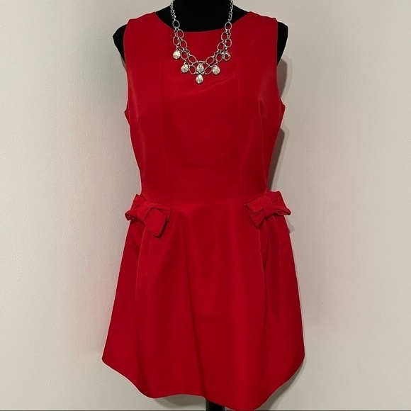 Taylor women’s red sleeveless dress with bow accents. Classy Holiday Size 10 - Picture 2 of 9